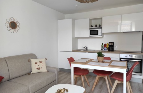 La Turballe Apartment | Accommodation in the center of town near the sea