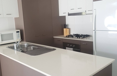 South Brisbane Apartment | Accommodation South Bank Brisbane 25meters from Exhibition & Convention Centre
