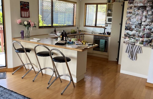 Tawa Bed & Breakfast | Accomodation for 5, plus a baby cot - pets by arrangement