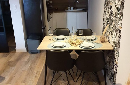 Tournon-sur-Rhone Apartment | Accord Vin et Chocolat, ce Chamant T2 Refait à Neuf