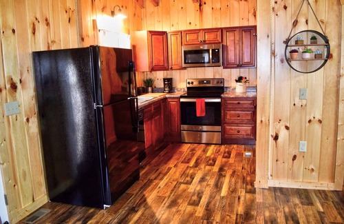 Frenchburg Cabin | ACE HIGH Cabin- RRG- Hot Tub