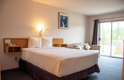 Clearwater Hotel | Ace Western Motel