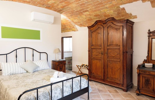 Moncalvo Bed & Breakfast | ACERO ROSSO