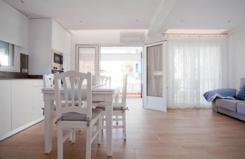 Oliva Apartment | Acogedor apartamento junto al mar