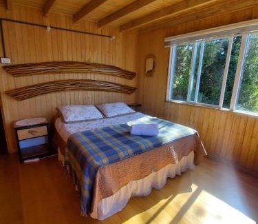Chiloe Island House | Acogedora pieza privada en casa frente al Parque el Pudú y Fiordo
