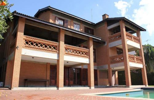 Carapicuiba Villa | Aconchegante e ampla casa na Granja Viana