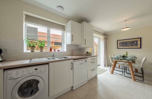 Holt Apartment | Acorn Cottage (H), Holt, Norfolk