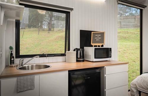 Kangaroo Ground House | Acre Away by Tiny Away