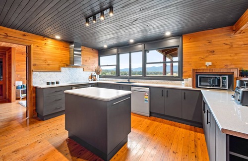 Ellalong House | Acreage Home in The Heart of Hunter Valley