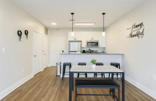 Glen Iris Apartment | Across from UAB Spacious 2BR Retreat 2nd