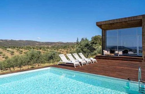 Vila Flor Ski Chalet | Acushla Golden House Douro
