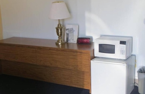 Adair Hotel | Adair Budget Inn