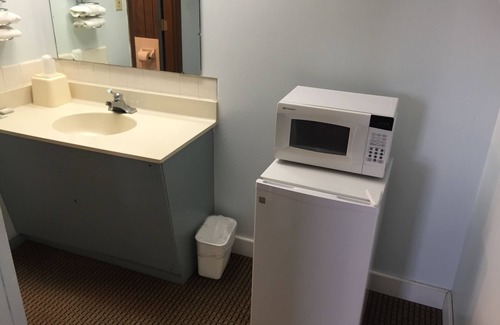 Adair Hotel | Adair Budget Inn
