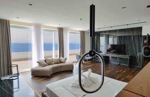 Qerek Hotel | Adamas Resort & Hotel