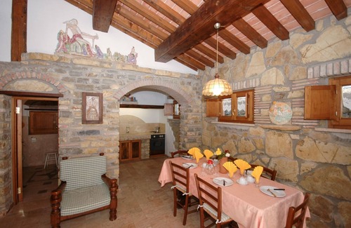 Monteverdi Marittimo House | Adamo ed Eva: house in the park