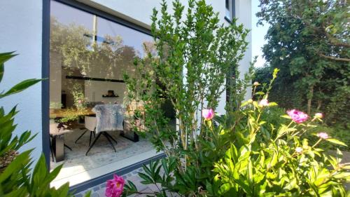 Hillesheim House | Adenauer Zwölf - Das 5 Sterne Ferienhaus mit Sauna und Garten am Eifelsteig