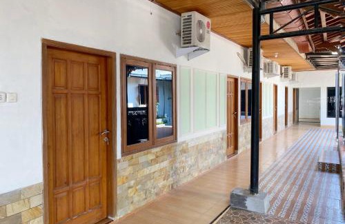 Nganjuk Hotel | Adipura Guesthouse Syariah Mitra RedDoorz near Terminal Nganjuk