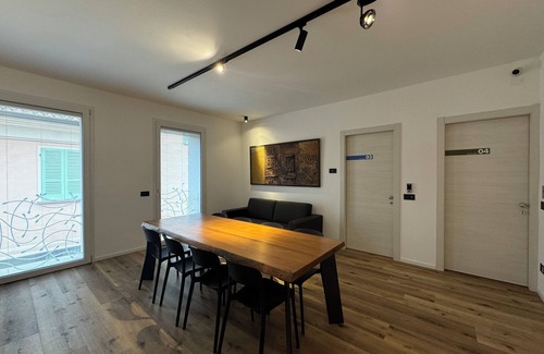 Orzinuovi House | AdisArtur Elegant Rooms