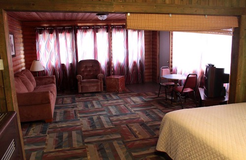 Lemoyne Resort | Admiral’s Cove Resort - The log cabin