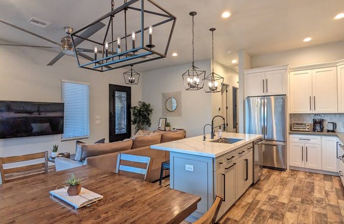 East Mesa House | ADOBE - ABODE Modern luxury 1000sqft custom guest home with mountain views
