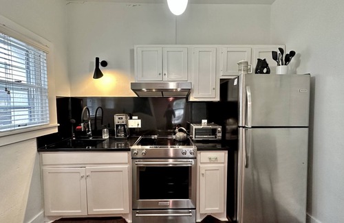 Marfa House | Adobe in Prime location in heart of Marfa, Steamshower, Fantastic Porch