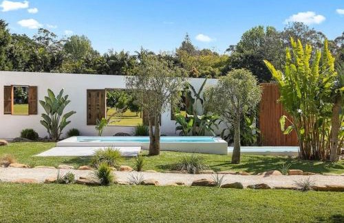 Ewingsdale Villa | Adora Villa
