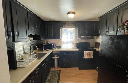 Fond du Lac House | Adorable 2 Bedroom with Indoor Fireplace