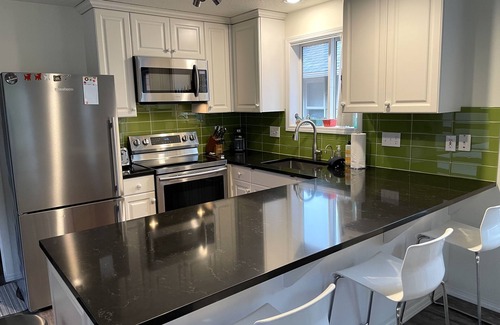 Manzanita Cottage | Adorable Cottage, close to beach and town, dog friendly, 30+ days only