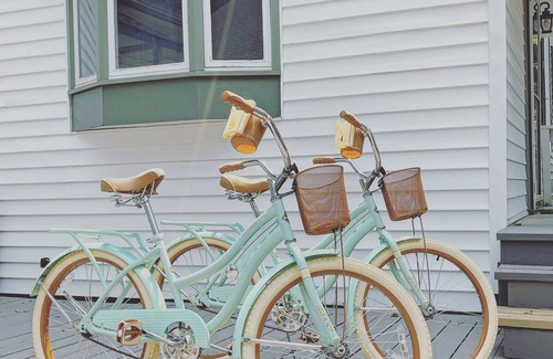 Jefferson Apartment | Adorable French Country Cottage Getaway - King Bed, Jetted Tub, Fireplace, Bikes