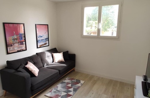 Saint-Germain-des-Pres House | Adorable guest house with piscine