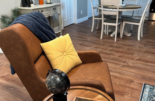 Tonkawa House | Adorable New Remodeled 3BR 2 BA quiet neighborhood!