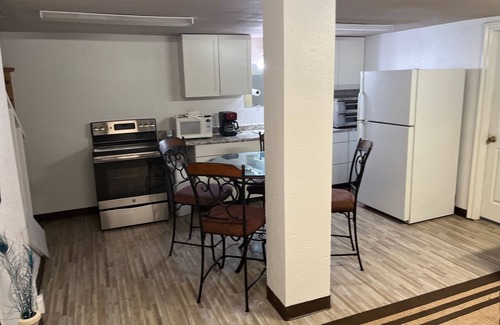 Canyon Country Apartment | Adorable one bedroom guest house with pool