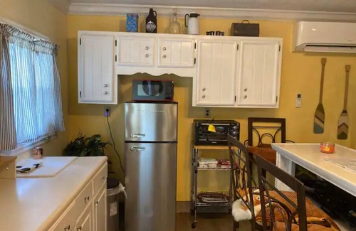 Saint Francis Other | Adorable one bedroom with fireplace/kitchenette