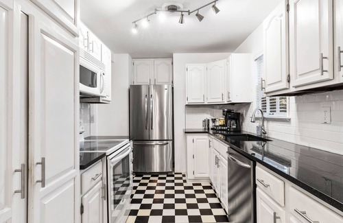 Roeland Park House | Adorable Roeland Park Ranch + Pet Friendly!
