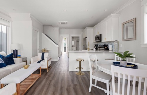River District Boat Rental | Adrift at The Cove - Houseboat in Downtown Wilmington, NC