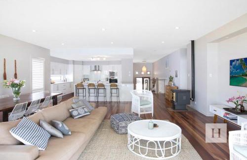 Summerland Point House | Adrift