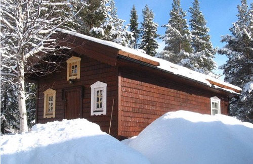 Sorsele House | Adventure and relaxation in the enchanting nature of Lapland!