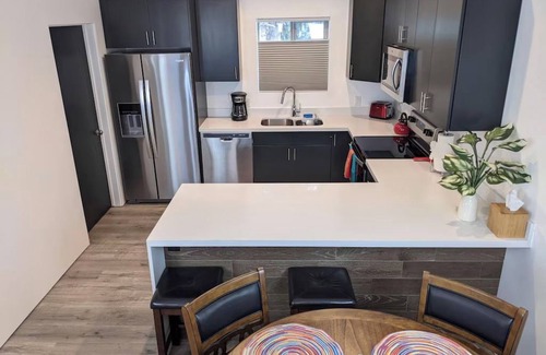 Victor Condo | Adventure Basecamp: Newly Built Retreat steps from Downtown Victor
