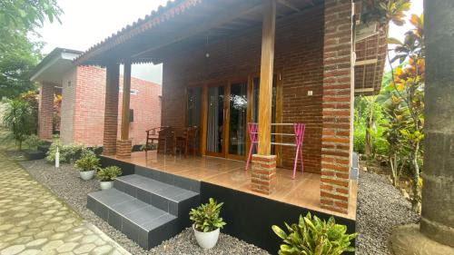 Sarongan House | Adventure Turtle Homestay Meru Betiri