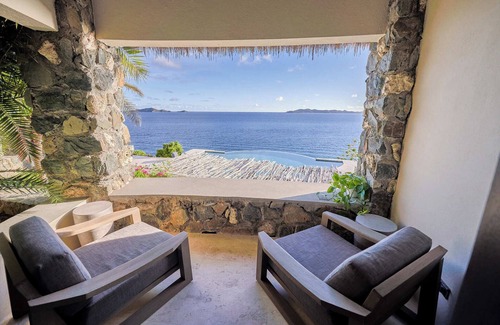 East End Villa | Aerial Love Villa