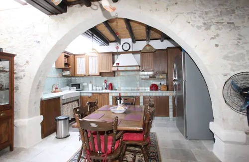 Omodos House | Afames House - Beautiful Traditional House