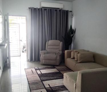 Beranang House | Afeena Homestay Bandar Tasik Kesuma