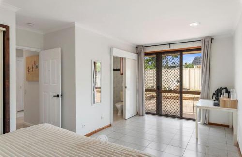 Robertson Apartment | Affordable 1Bed Studio Close to Malls and Transit