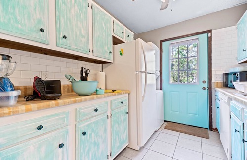 Montgomery House | Affordable 3BR Duplex Near Kayaking, Downtown, & Beach