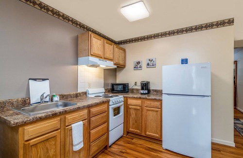 Hollins Hotel | Affordable Corporate Suites - Florist Road