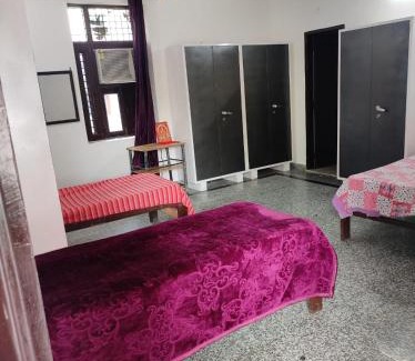 Sector 15 Bed & Breakfast | Affordable Guest House Gurugram