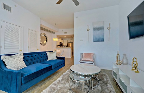 Historic Ybor Condo | Affordable modern luxury in YBOR City -Downtown Tampa - 10% Weekly Discount