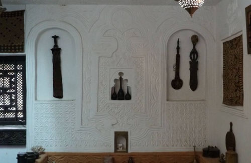 Mlolongo Bed & Breakfast | African Heritage House