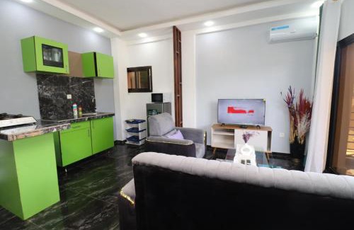 Kribi Apartment | AfriqPnB RF2 Studio Mvog Atangana avec Piscine