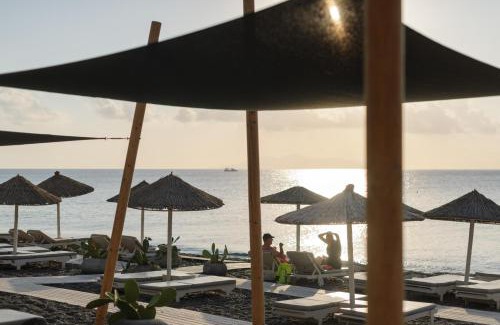 Kamari Hotel | Afroditi Venus Beach Resort
